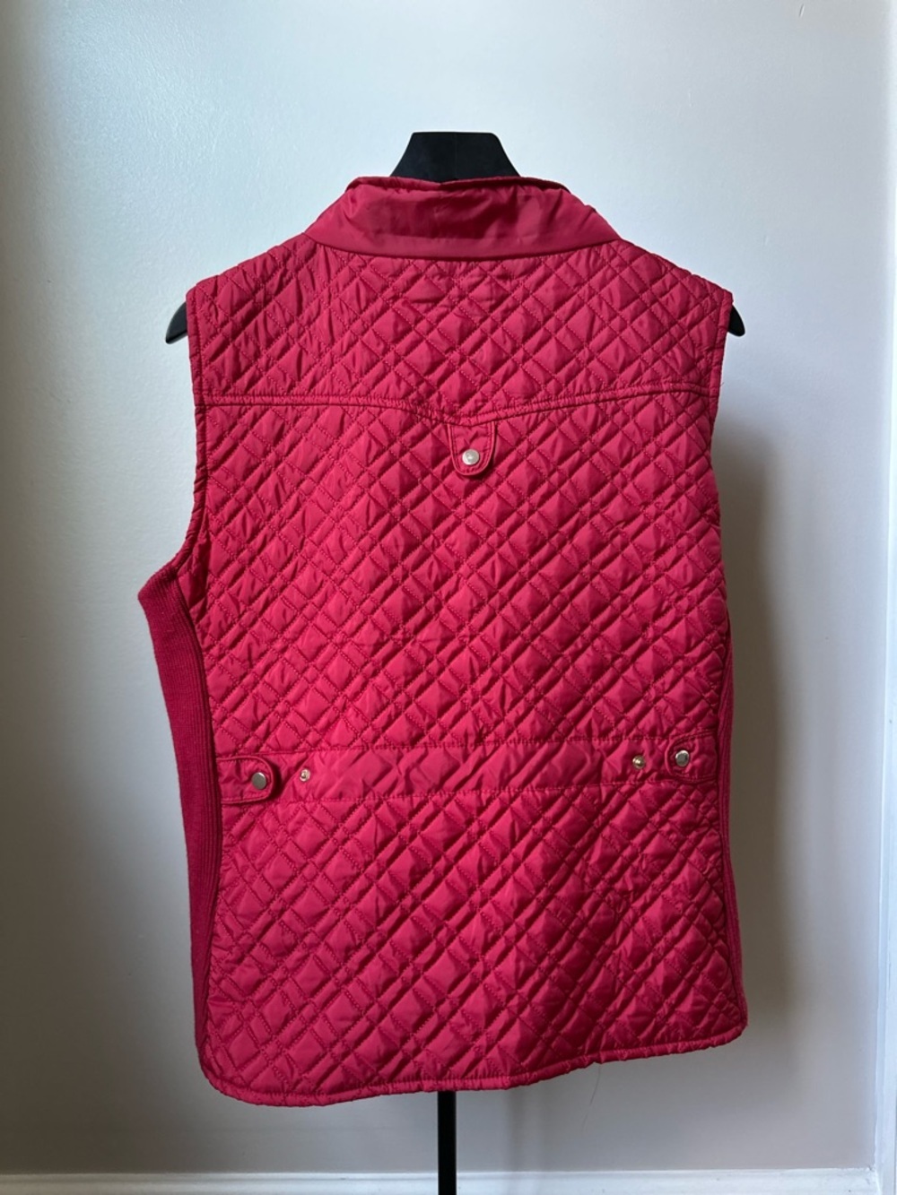 Classic Quilted Red Women's Vest with Zip Pockets - Picture 7 of 12